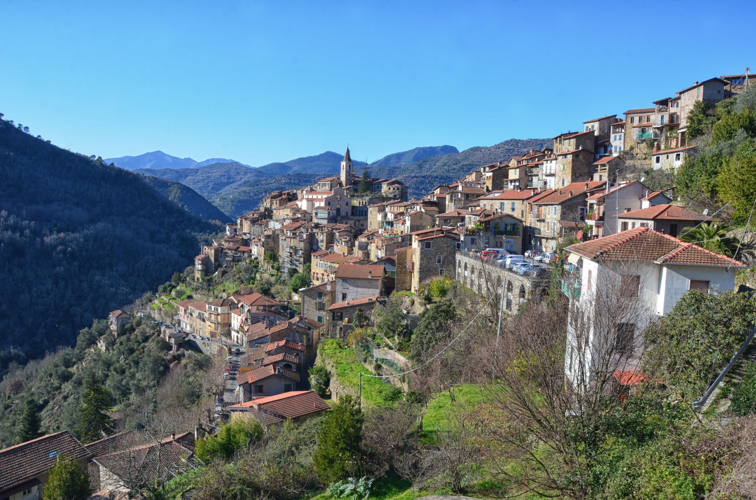 Apricale panoramica
